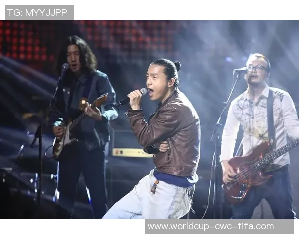 电吉他与足球的完美结合天下足球电吉他带你领略音乐与运动的激情碰撞